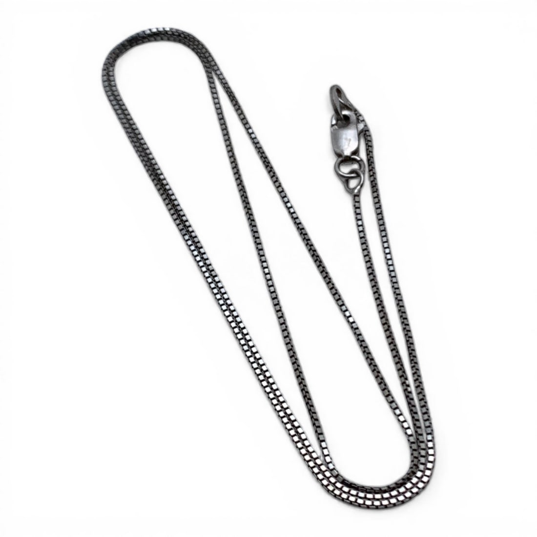 Sterling Silver Box Chain Necklace: Marked 925 - 18 1/4" Long - 2.0 Grams