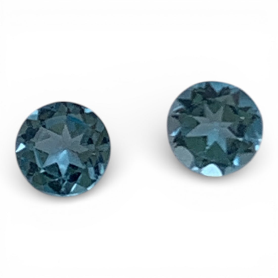 2 Faceted Blue Topaz Gemstones: 0.1 Grams Total Gemstones Tested With Presidium Gem Tester Il - Berners Does Not Guarantee Authenticity Of Gemstones