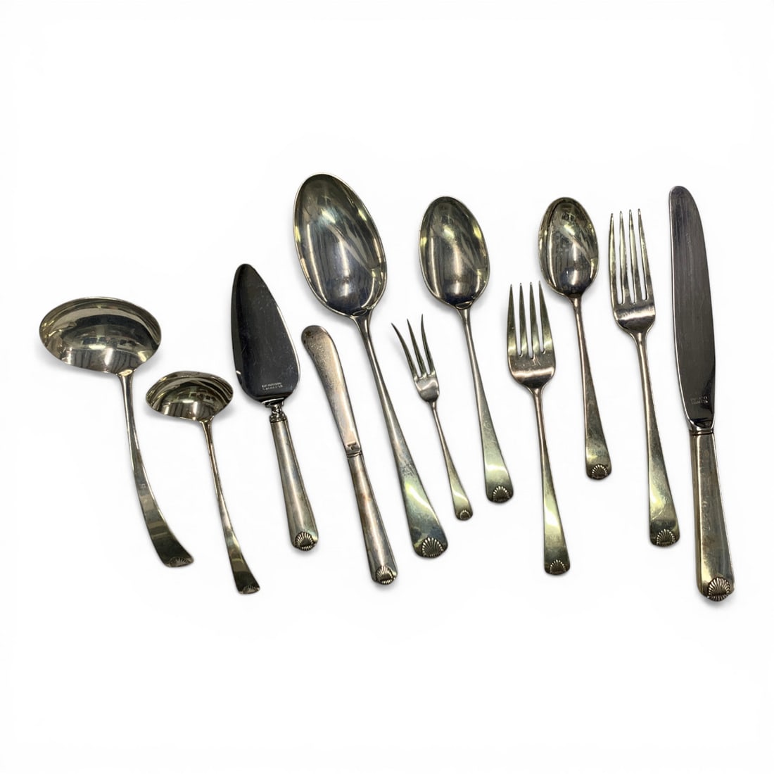 Colonial Shell 63 Piece Sterling Flatware Set (1 of 20)