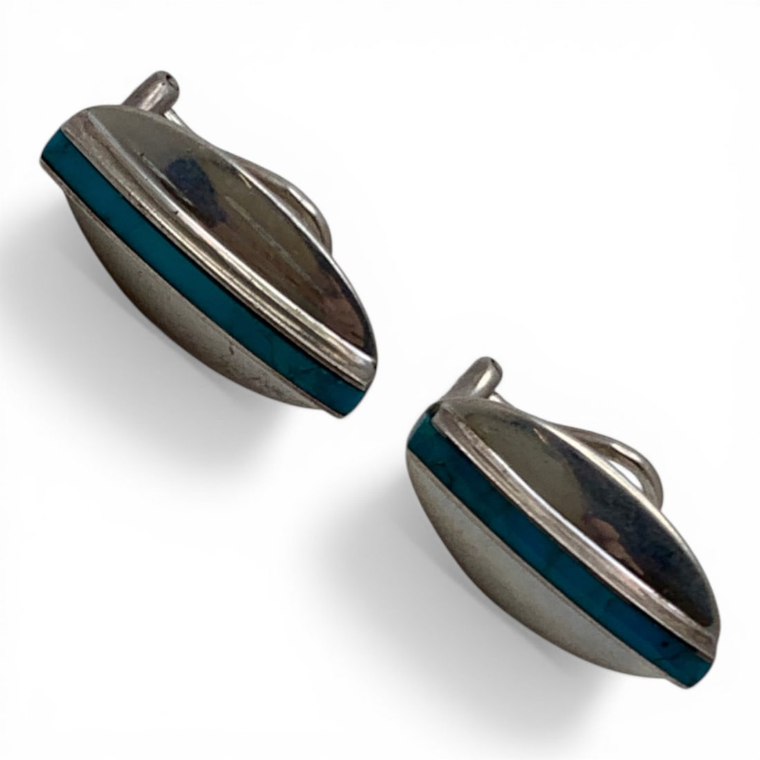 Sterling Silver & Blue Stone Earrings: Marked 925 - 3/4" Long - 4.5 Grams