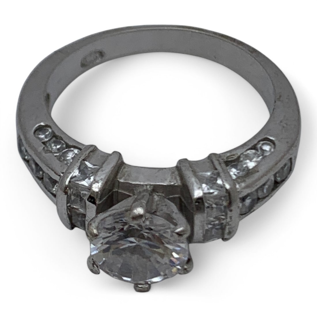 Sterling Silver Ring W Clear Stones - 6