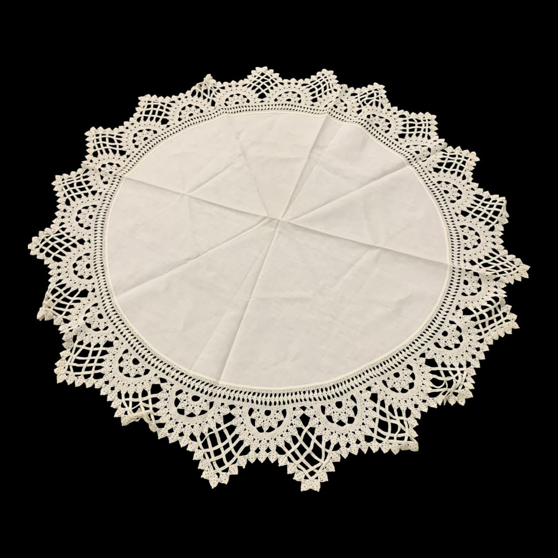 Table Cloth With Lace Edge - 5