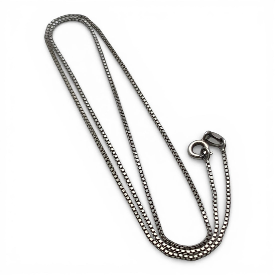Sterling Silver Box Chain Necklace: Marked 925 - 18" Long - 2.7 Grams