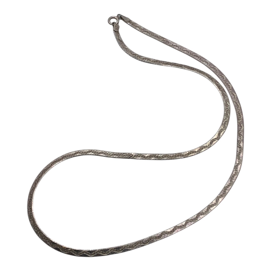 Sterling Silver Necklace: Marked 925 - 18" Long - 5.8 Grams