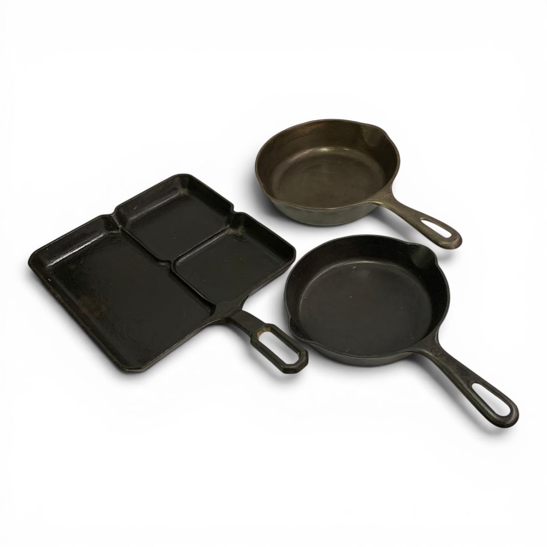 3 Griswold Cast Iron Breakfast Skillets (1 of 5)