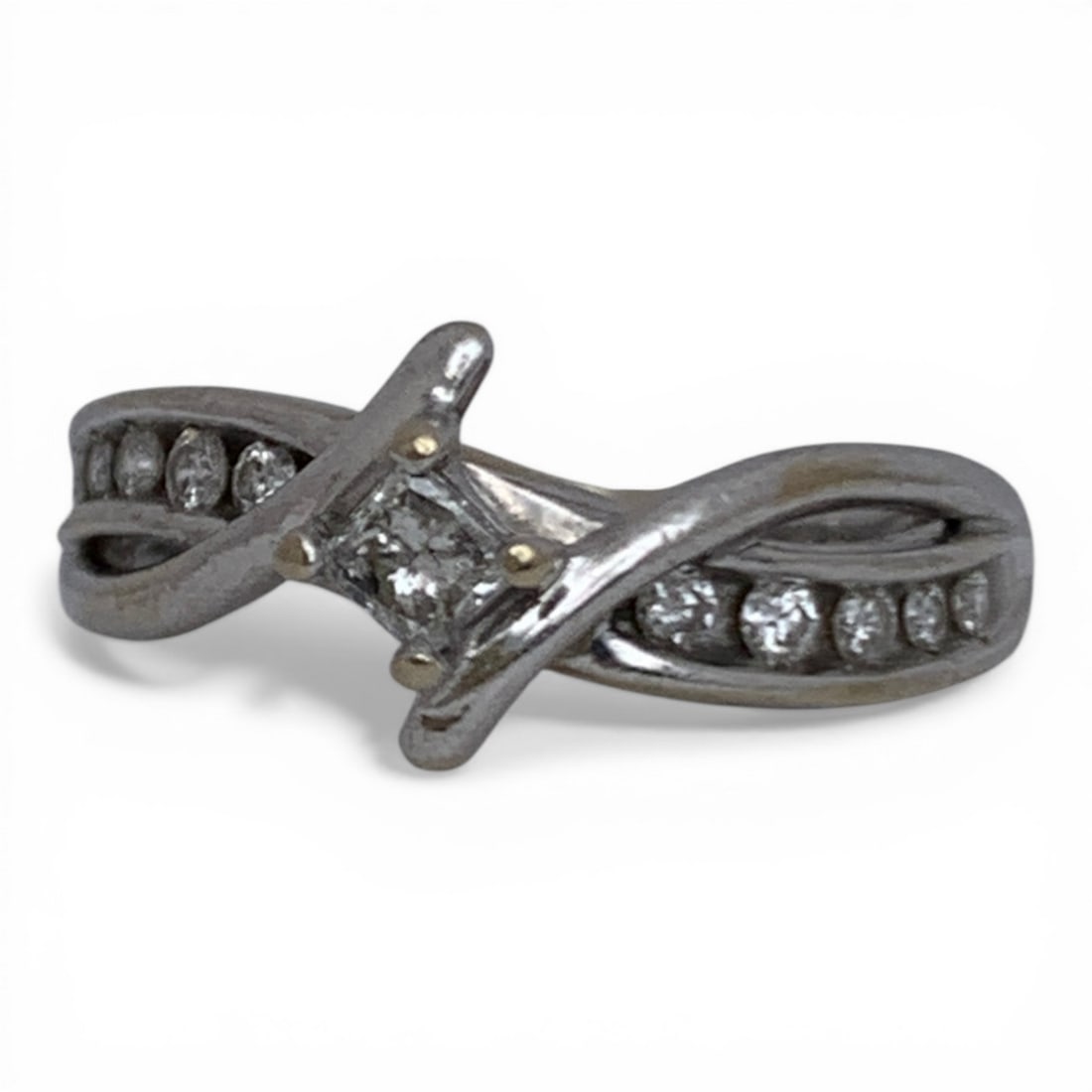 10k White Gold & Diamond Ring: Marked 10k - Size 5.5 - 1.5 DwtGemstones Tested With Presidium Gem Tester Il - Berners Does Not Guarantee Authenticity Of Gemstones