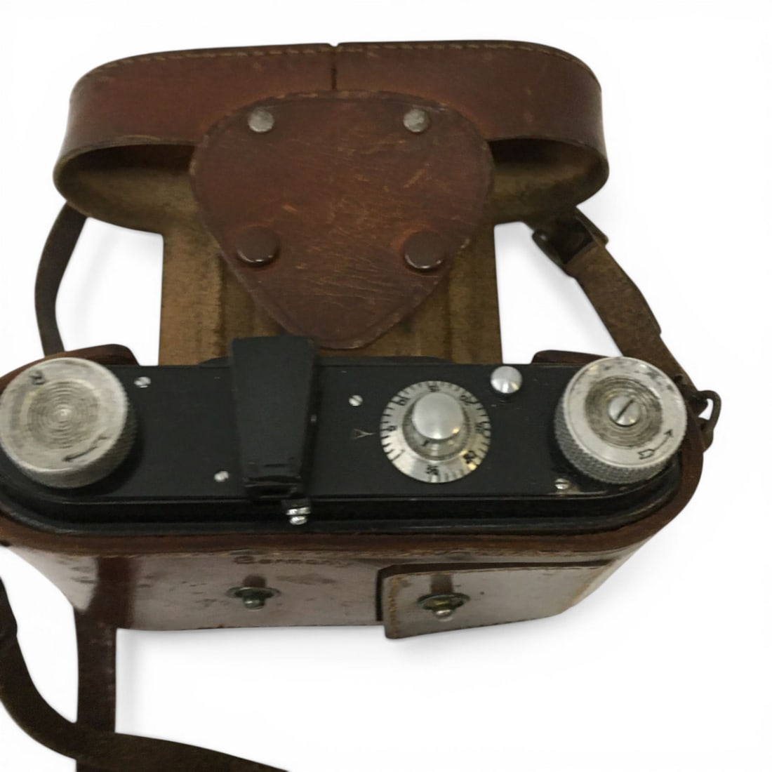 Germany Vintage Camera In Leather Case - 3