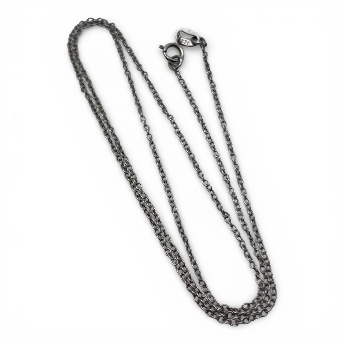 Sterling Silver Chain Necklace: Marked 925 - 18" Long - 1.1 Grams