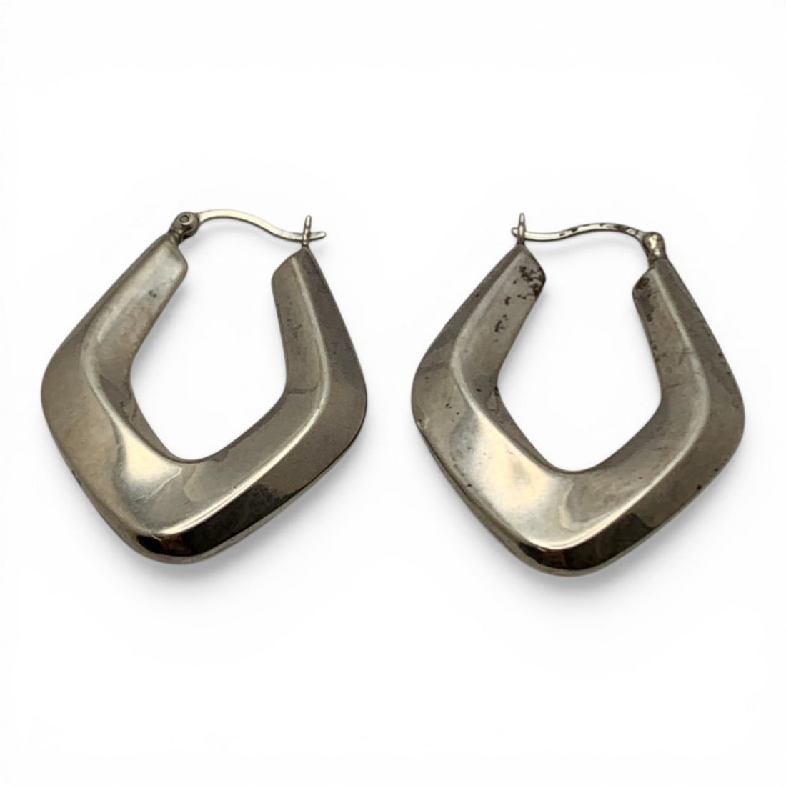 Sterling Silver Earrings: Marked 925 - 1 3/8" Long - 4.8 Grams