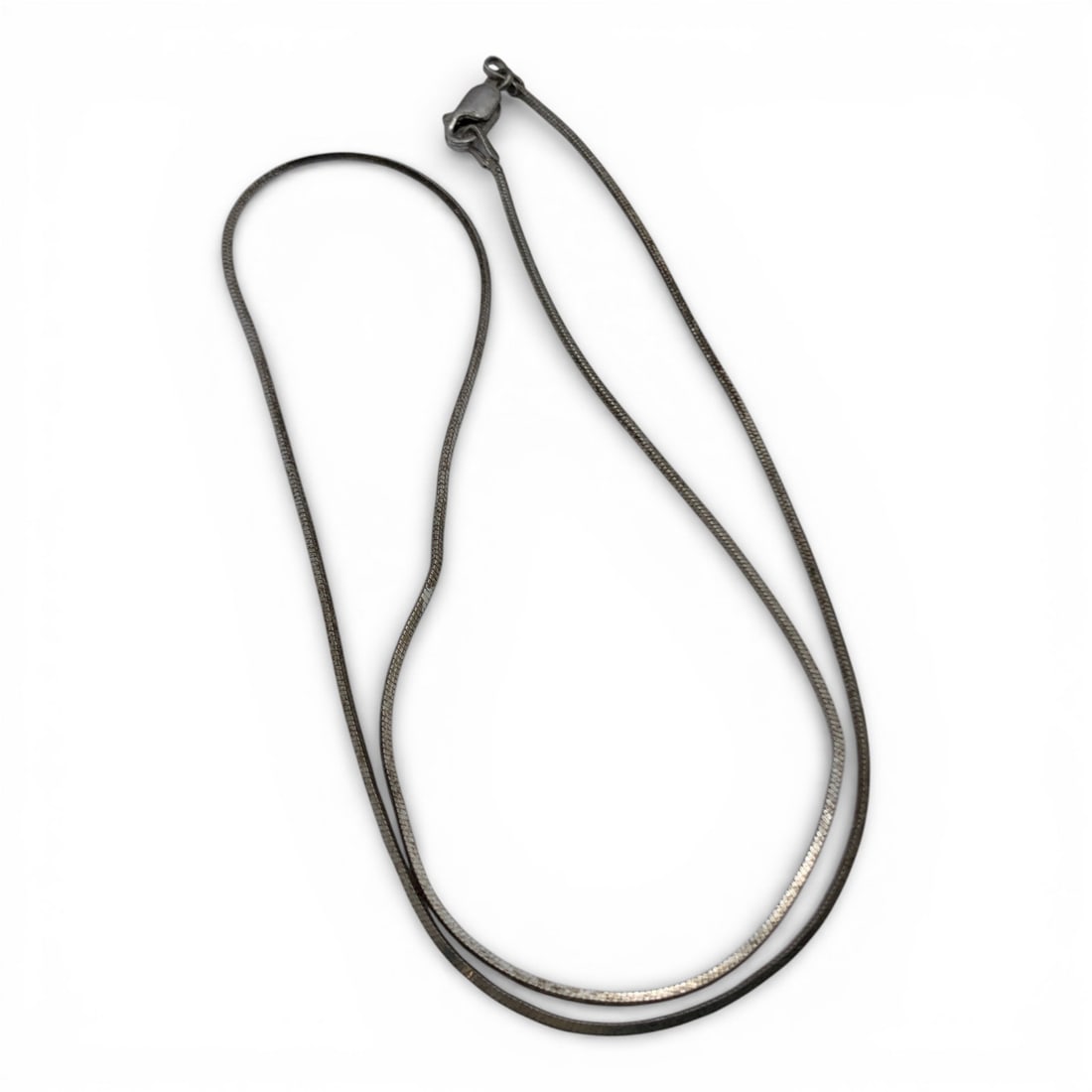 Sterling Silver Necklace: Marked 925 - 18" Long - 3.3 Grams