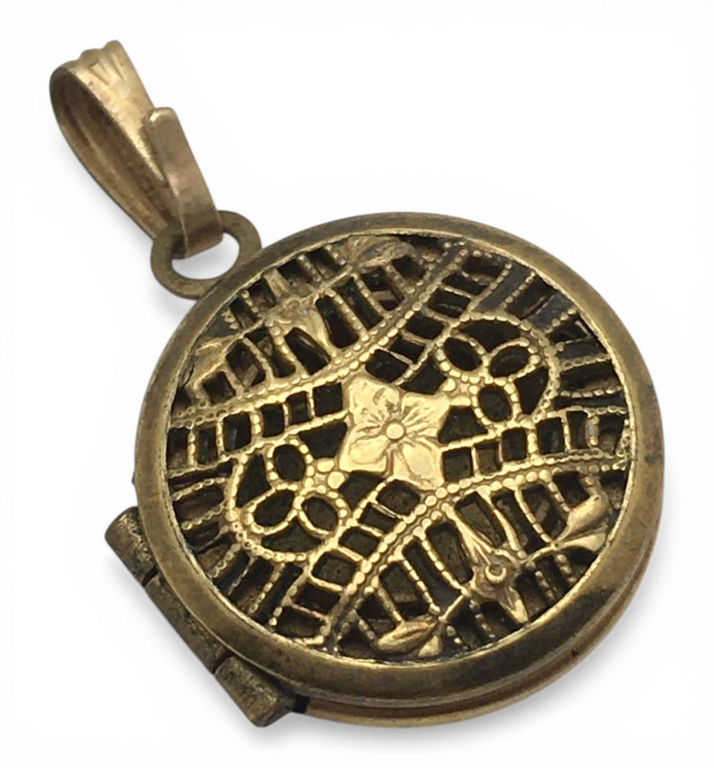 12k Gold Fill Locket Pendant: 1.4g, 0.75", Marked 12k Gf