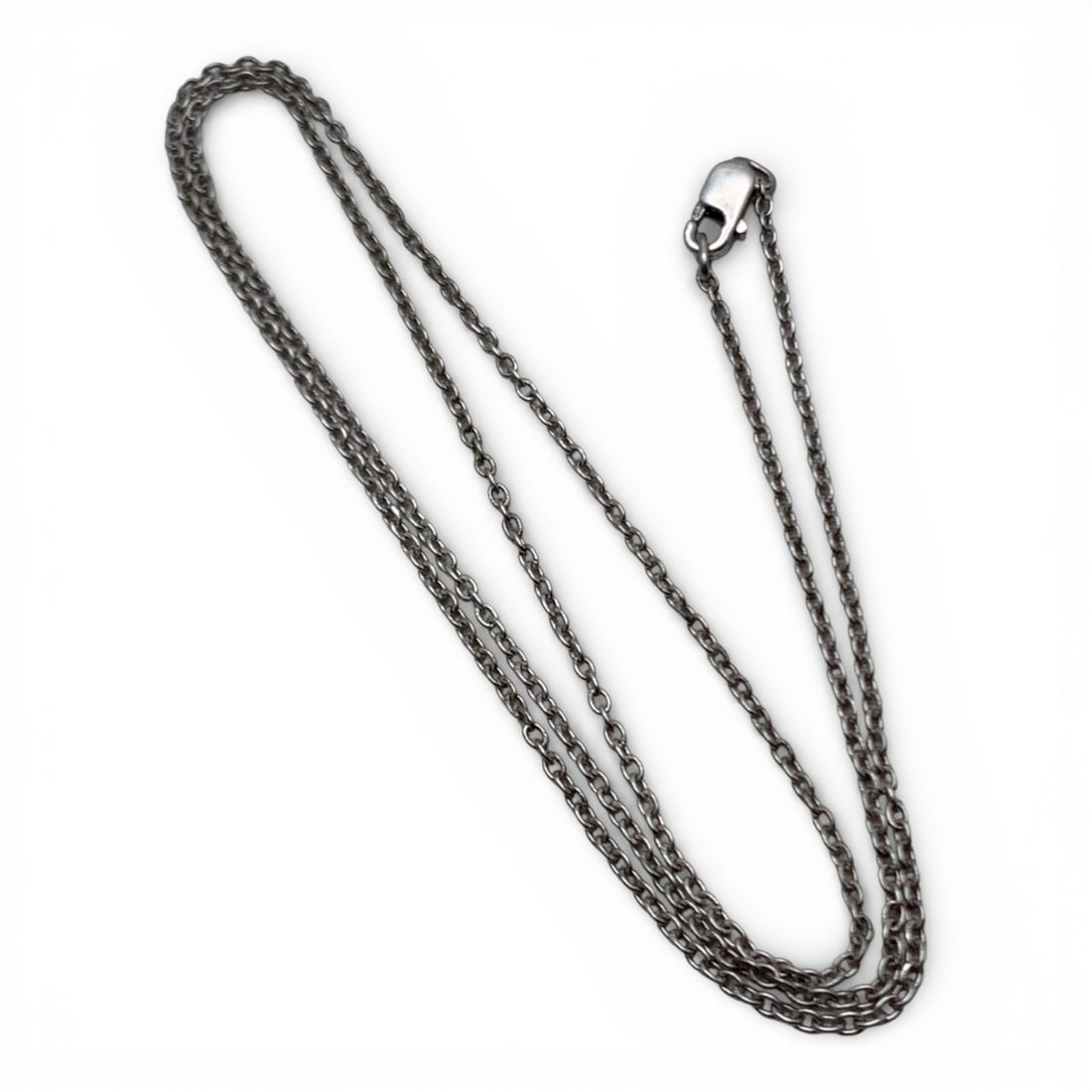 Sterling Silver Necklace: Marked 925 - 18" Long - 2.0 Grams