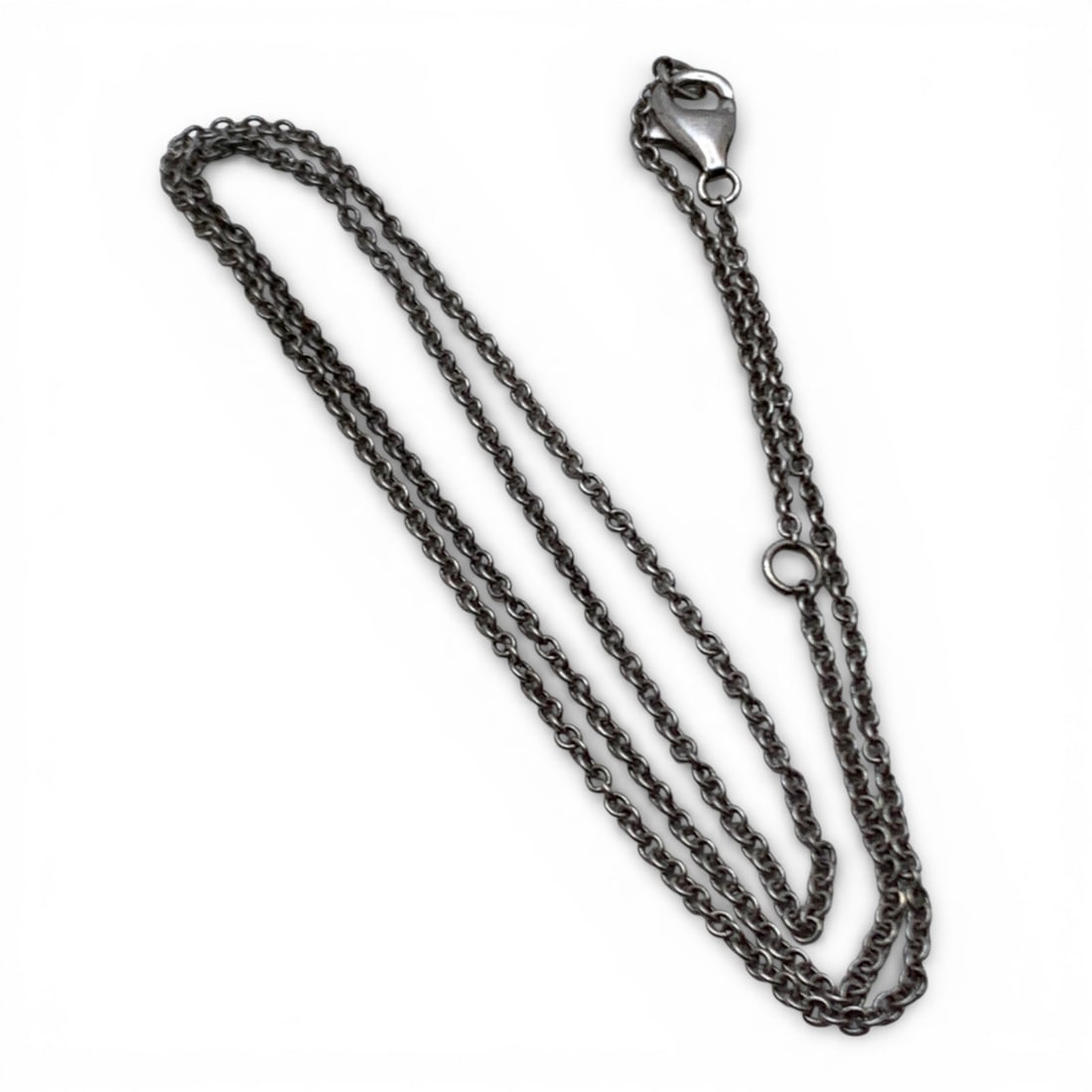 Sterling Silver Necklace: Marked 925 - 20" Long - 2.8 Grams