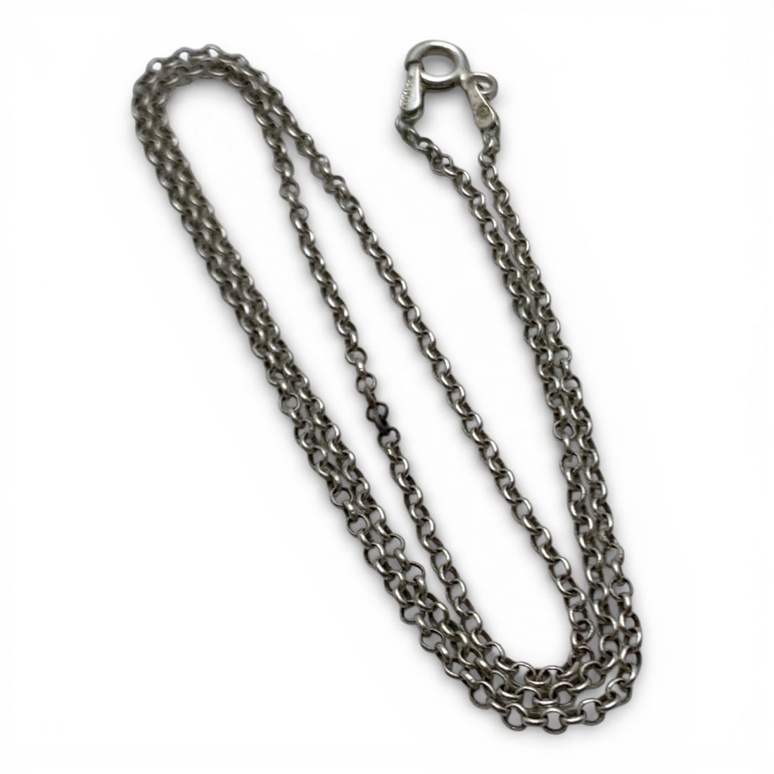 Sterling Silver Necklace: Marked 925 - 18" Long - 2.7 Grams