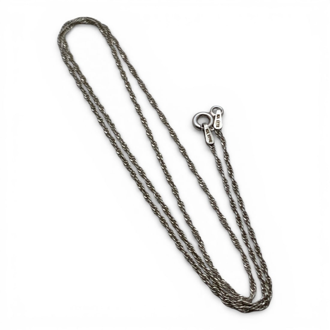 Sterling Silver Necklace: Marked 925 - 18" Long - 1.7 Grams