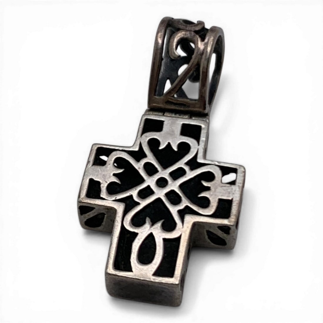 Sterling Silver Cross Pendant: Marked 925 - 1 1/8" Long - 4.0 Grams