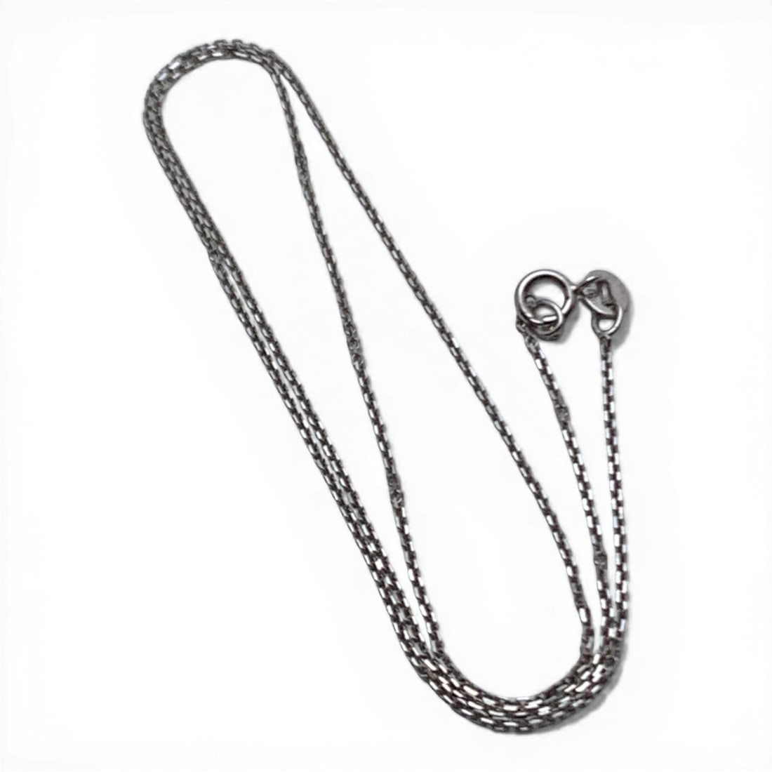 14k White Gold Necklace: Marked 14k - 16" Long - 0.8 Dwt