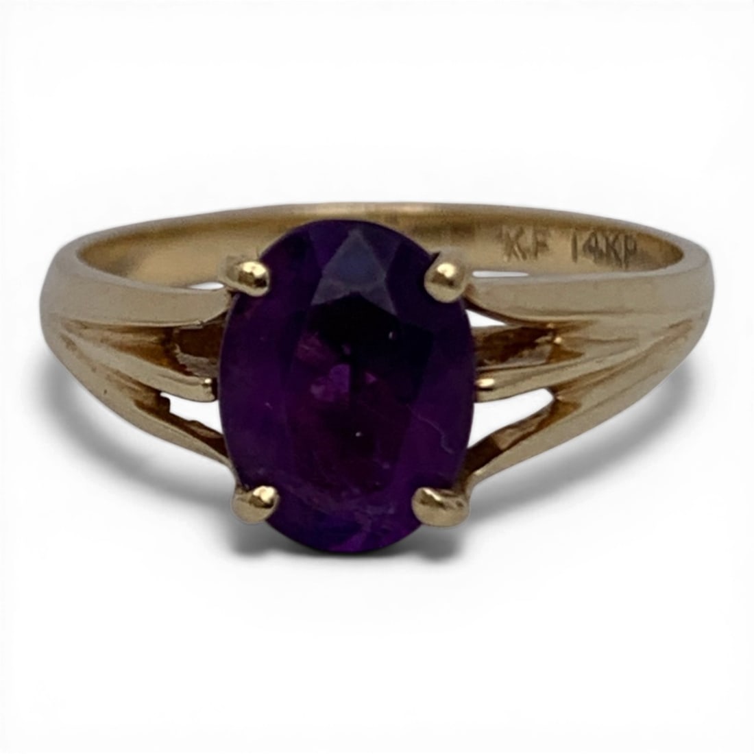 14k Yellow Gold & Purple Amethyst Ring: 14k Yellow Gold Ring Featuring 1 Oval Cut Purple Amethyst Gemstone Marked 14k - Size 6 - 1.5 DwtGemstones Tested With Presidium Gem Tester Il - Berners Does Not Guarantee Authenticity Of Gemstones