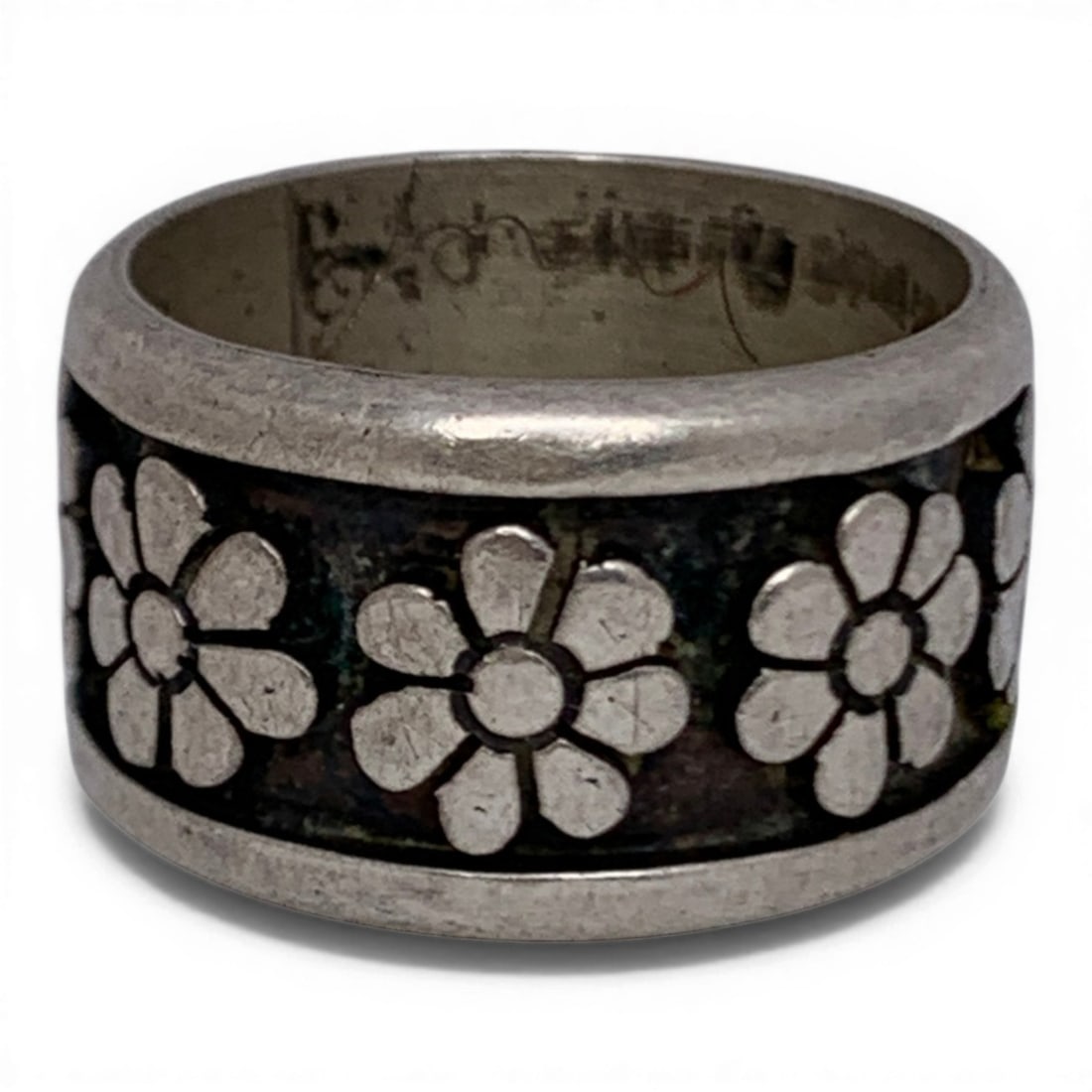 Sterling Silver Floral Ring: Sterling Silver Ring Featuring A Floral Design Around The Band Marked Sterling - Size 8 - 7.9 Grams