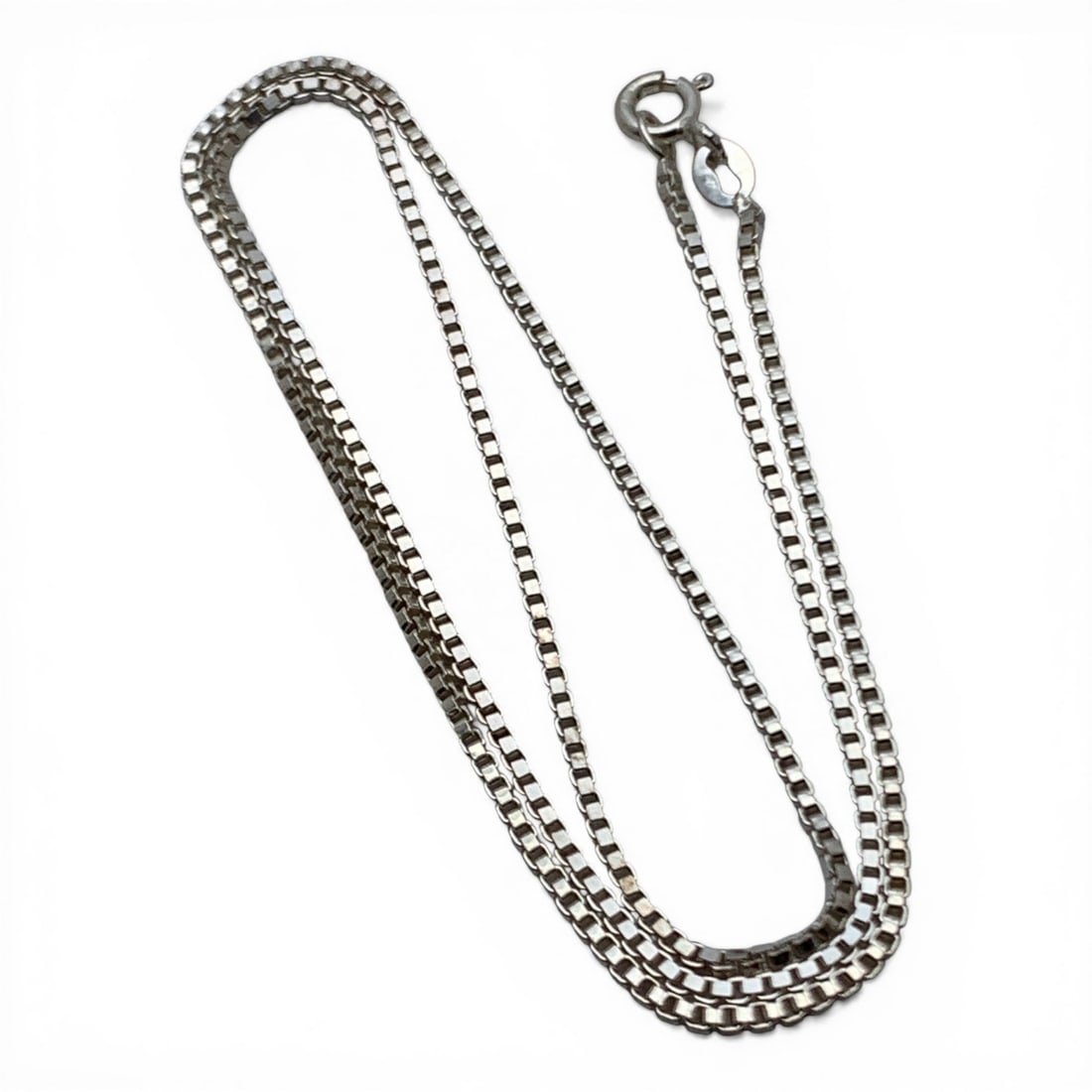 Sterling Silver Italian Box Chain Necklace: Sterling Silver Italian Necklace In The Box Chain Style Marked: 925 - 18" Long - 5.9 Grams
