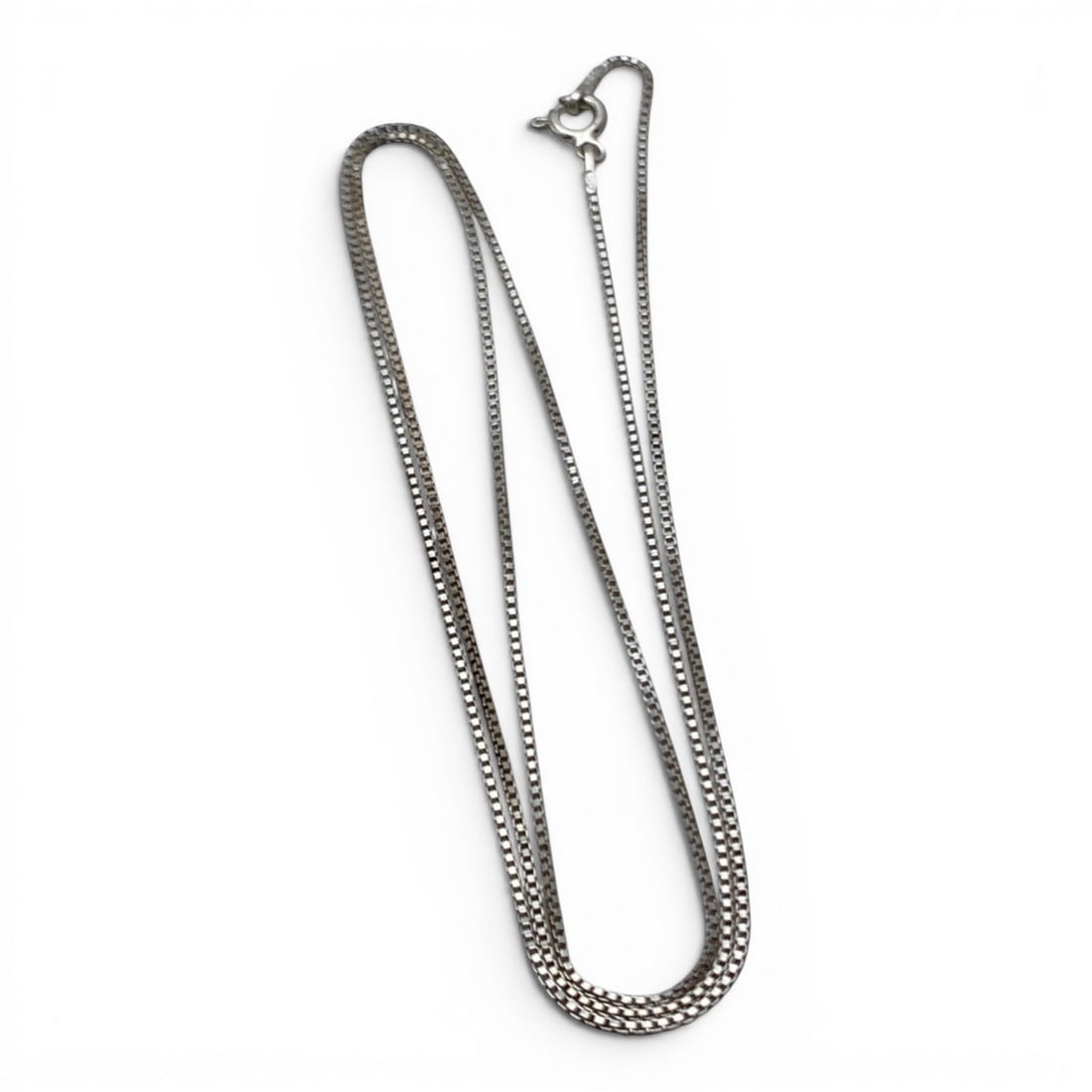 Sterling Silver Italian Box Chain Necklace: Sterling Silver Italian Necklace In A Box Chain Design Marked: 925 - 22" Long - 2.2 Grams