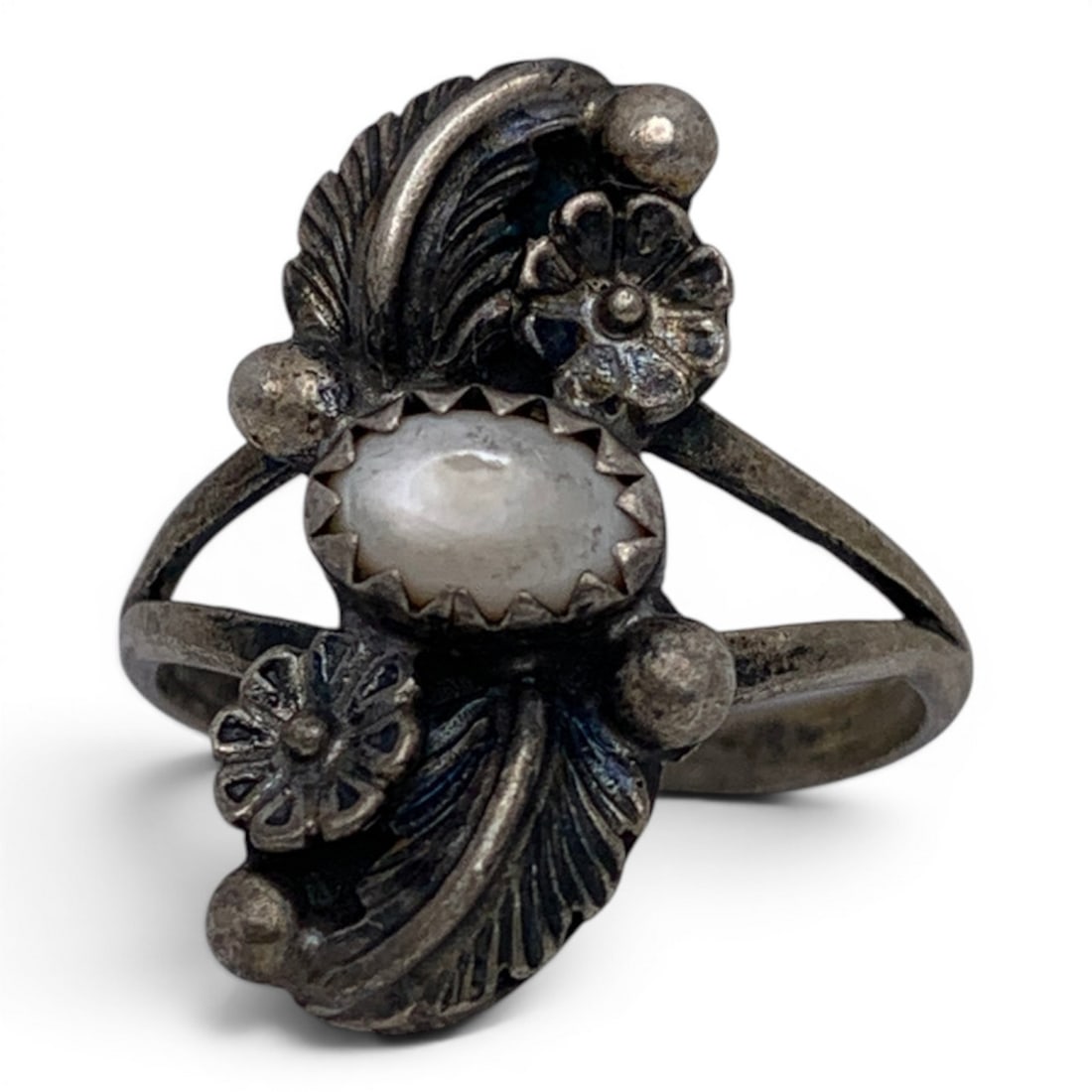 A S Silver Navajo Ring With Mother Of Pearl: Silver Navajo Ring Marked A S Featuring A Feather And Flower Motif & Oval Shaped Mother Of PearlTests Silver - Size 5.25 - 2.4 Grams