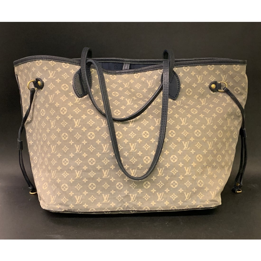 Vintage Louis Vuitton Neverfull M M Bag: Vintage Louis Vuitton Neverfull M M Bag In Monogram Idylle Canvas Featuring A Grey And Black Color SchemeMarked On Tag: Louis Vuitton Paris, Made In Italy13 1/2" L - 11" HIncludes Certificate Of