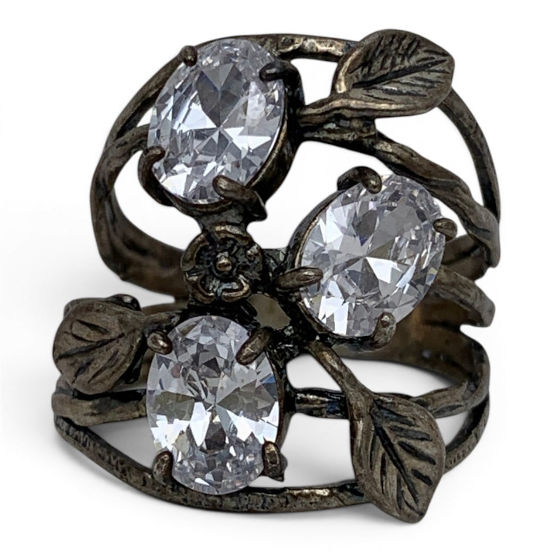 Vintage Sterling & Clear Stone Floral Ring: Vintage Sterling Silver Ring Featuring An Open Work Design, Clear Stones & A Flower & Vine Motif Marked: 925 - Size 8.75 - 5.8 Grams