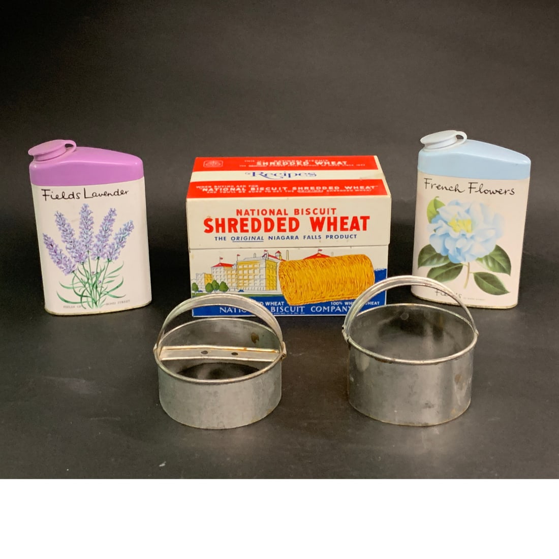 Collection Of Vintage Advertisement Items (1 of 3)