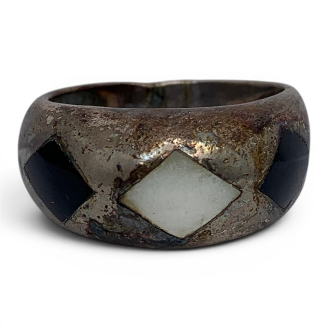 Sterling Silver & Inlaid Stone Ring: Sterling Silver Ring Featuring 2 Inlaid Black Onyx Stones & 1 Inlaid Mother Of Pearl Stone Marked: 925 - Size 9 - 8.6 Grams
