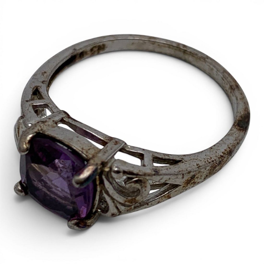 Sterling Silver & Purple Stone Ring - 5