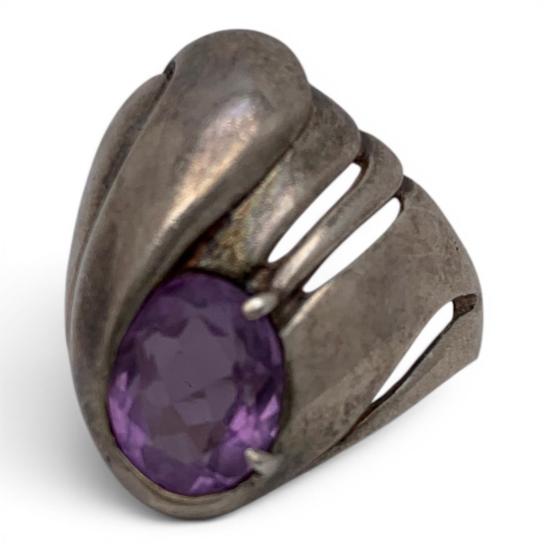 Sterling Silver & Purple Stone Ring: Sterling Silver Ring Featuring An Open Work Design & An Oval Cut Purple Stone Marked: 925 - Size 8 - 8.3 Grams