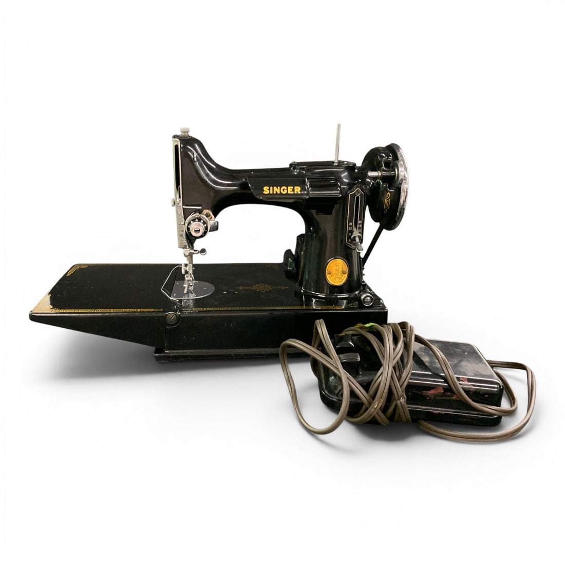 Singer Portable Electric Sewing Machine 221-1 (1 of 17)
