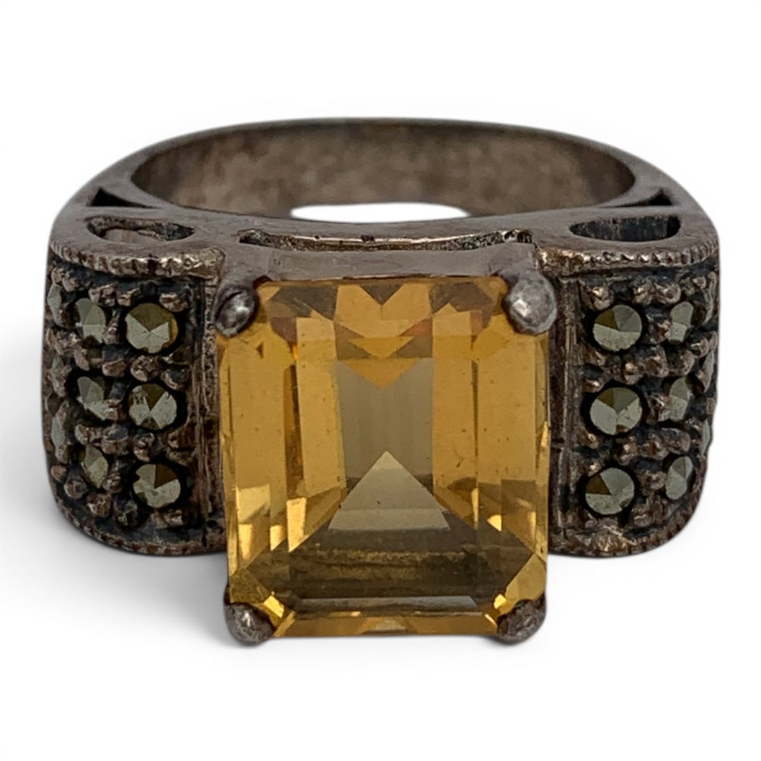 Sterling Silver Ring W A Yellow Stone & Marcasite: Sterling Silver Ring Featuring A Yellow Center Set Stone & Marcasite Marked: 925 - Size 7.5 - 9.2 Grams