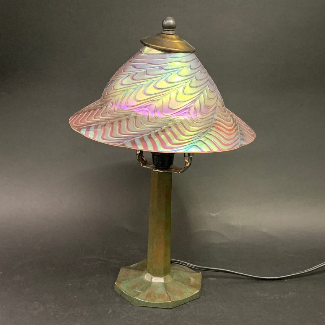 Lundberg Studios Iridescent Art Glass Table Lamp (1 of 15)