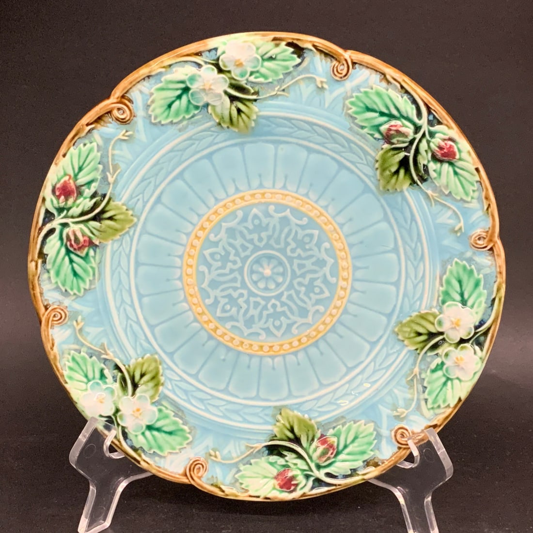 Antique French Sarreguemines Majolica Plate: Antique French Sarreguemines Majolica Strawberry PlateMarked On Back: Sarreguemines, Majolica8 1/8" Diameter