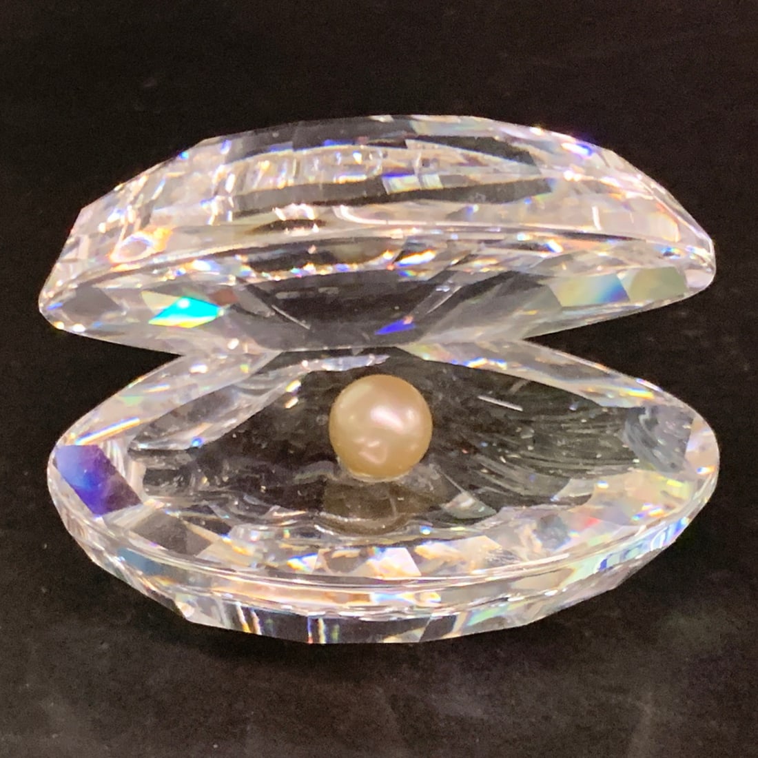 Swarovski Crystal Clam & White Pearl Figurine (1 of 7)