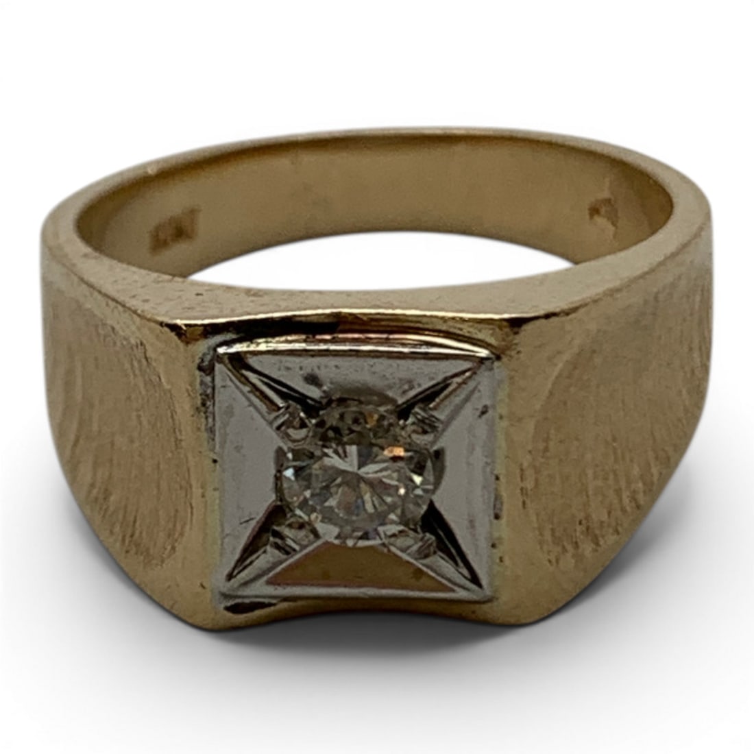 Men's 14k Yellow Gold & Solitaire Diamond Ring: Men's 14k Yellow Gold Ring Featuring 1 Center Set Round Cut Earth Mined Diamond Approx. 0.40ctMarked 14k - Size 10 - 5.5 DwtGemstones Tested With Presidium Gem Tester Il - Berners Does Not Guarantee A
