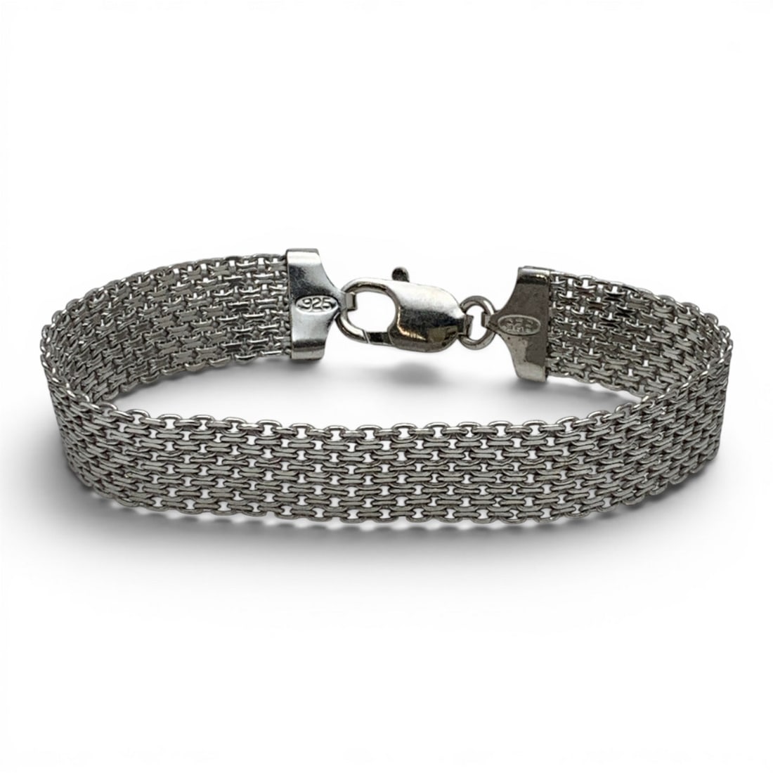 Sterling Silver Italian Mesh Bracelet: Sterling Silver Italian Bracelet Featuring A Mesh DesignMarked: 925 Italy - 7" Long - 11.8 Grams
