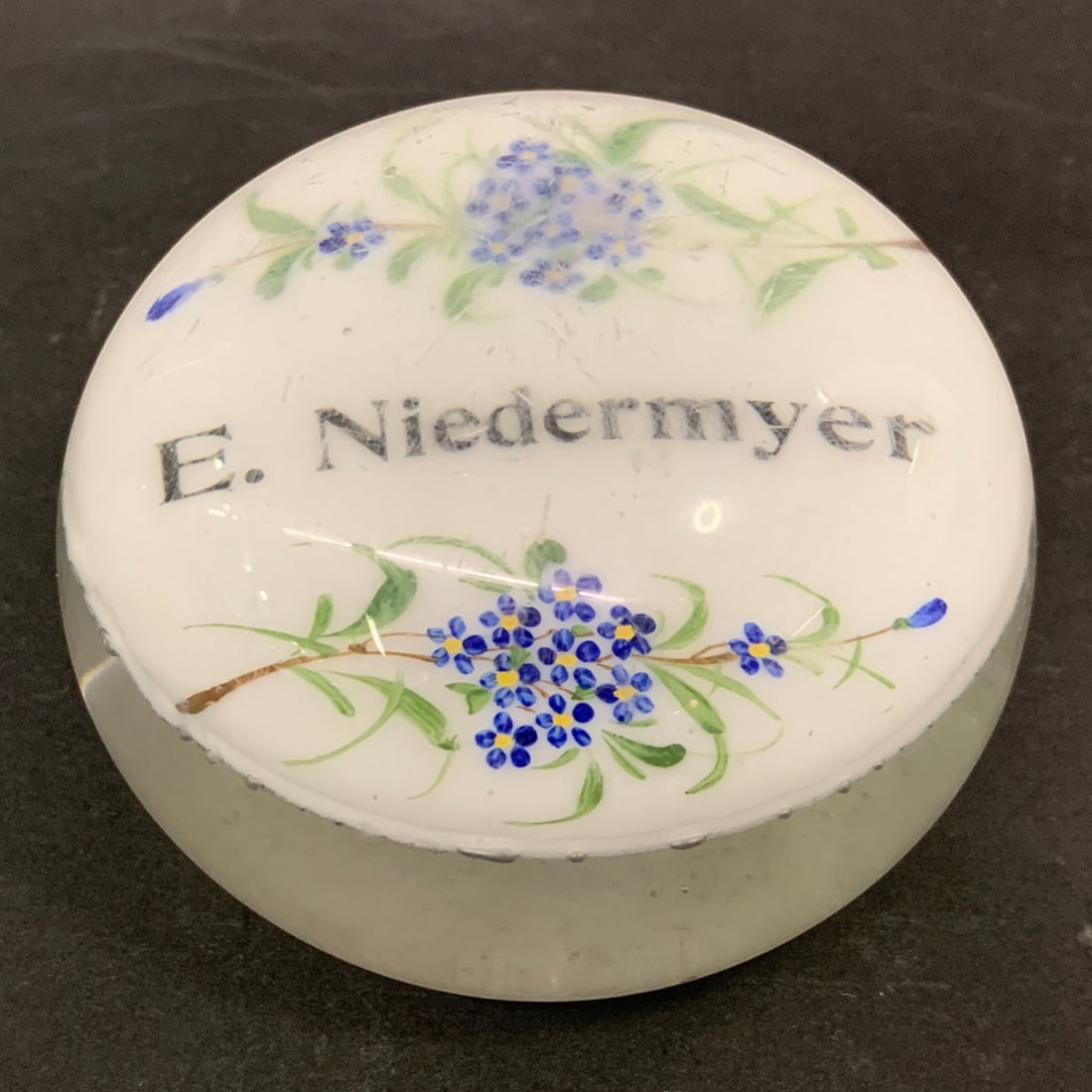 Vintage E. Niedermyer Art Glass Paperweight: Vintage E. Niedermyer Art Glass Paperweight2 1/4" Tall