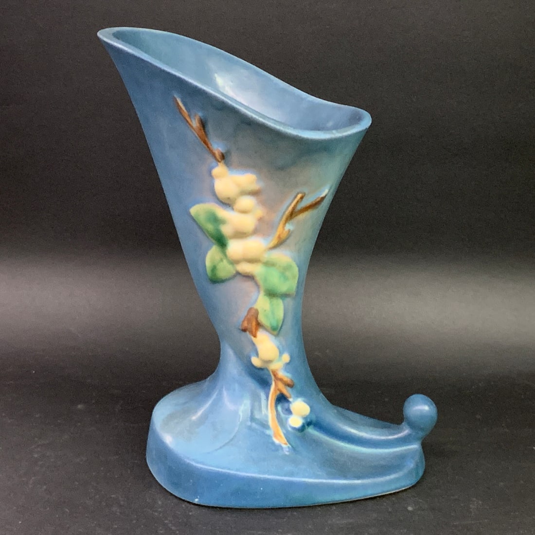 Vintage Blue Roseville Pottery Cornucopia Vase (1 of 10)