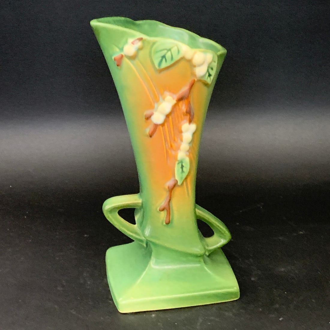 Roseville Pottery Snowberry Vase (1 of 10)
