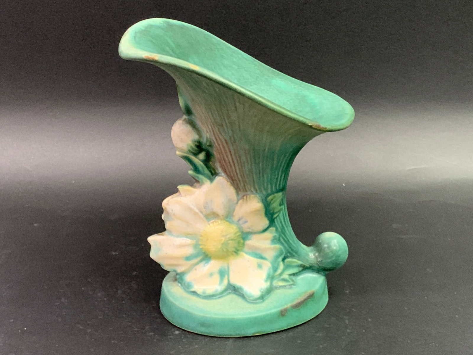Roseville Art Pottery Cornucopia Vase (1 of 10)
