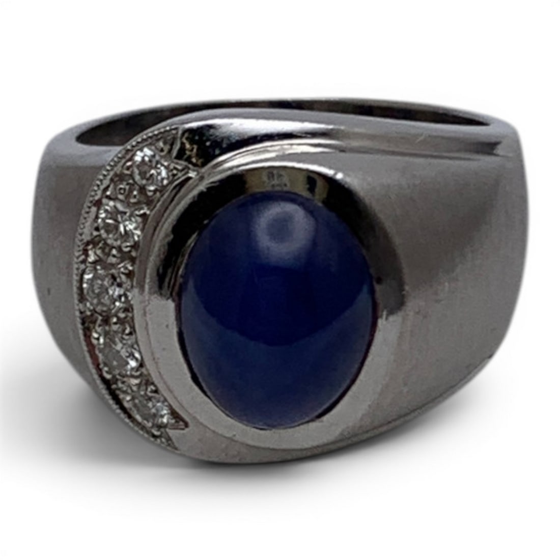 14k White Gold Diamond & Star Sapphire Ring: 14k White Gold Ring Featuring 1 Center Set Star Sapphire Cabochon & 5 Round Cut Diamonds Approx. 0.07ct EachMarked: 14k - Size 8.25 - 7.9 DwtGemstones Tested With Presidium Gem Tester Il - Berners Doe