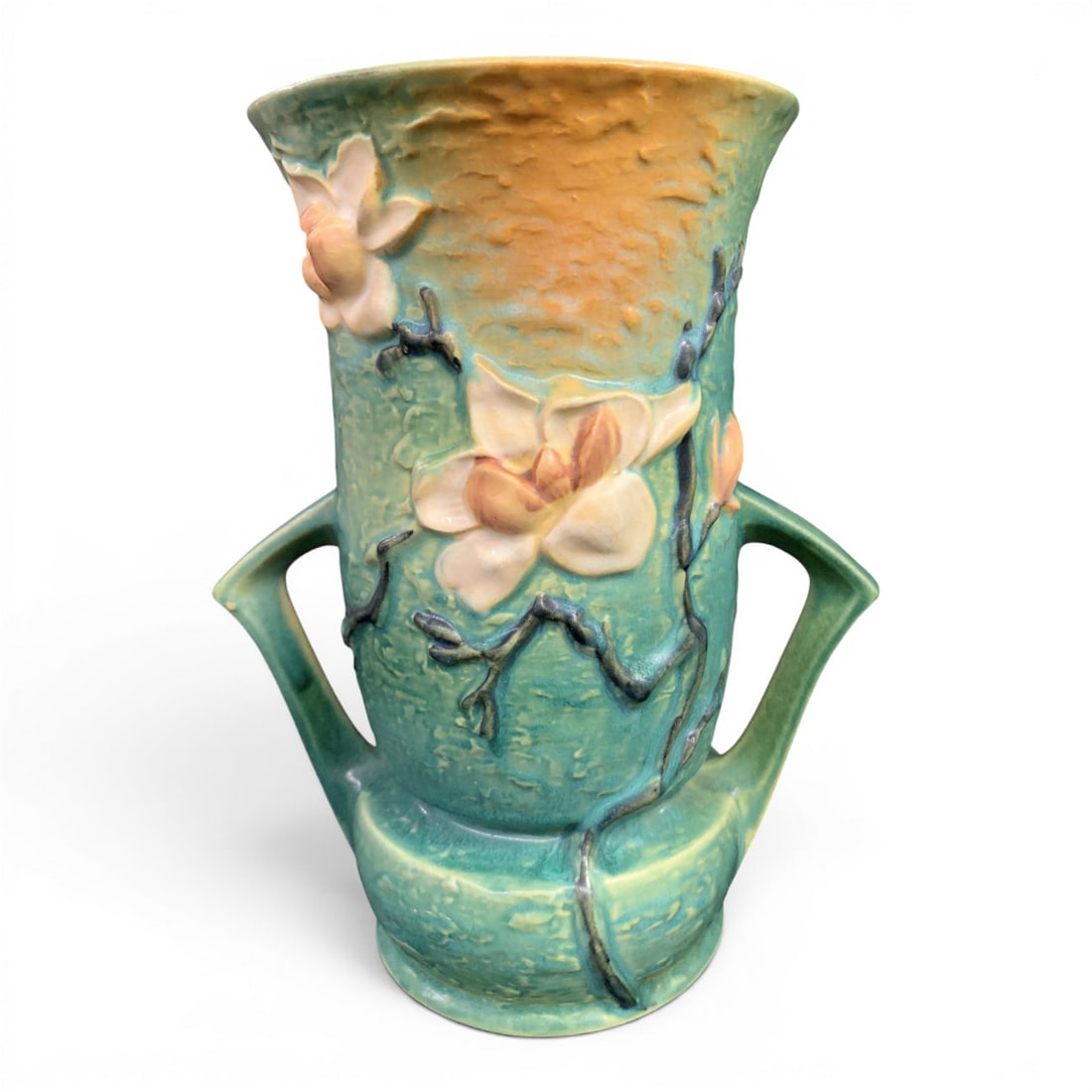 Roseville Magnolia Pottery Vase (1 of 7)