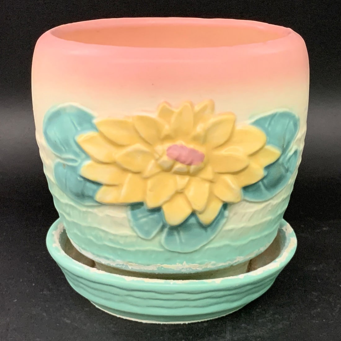 Vintage Hull Pottery Water Lily Planter: Vintage Hull Pottery Water Lily Planter With An Attatched SaucerMarked On Bottom: Usa, Hull Art, 6" Tall