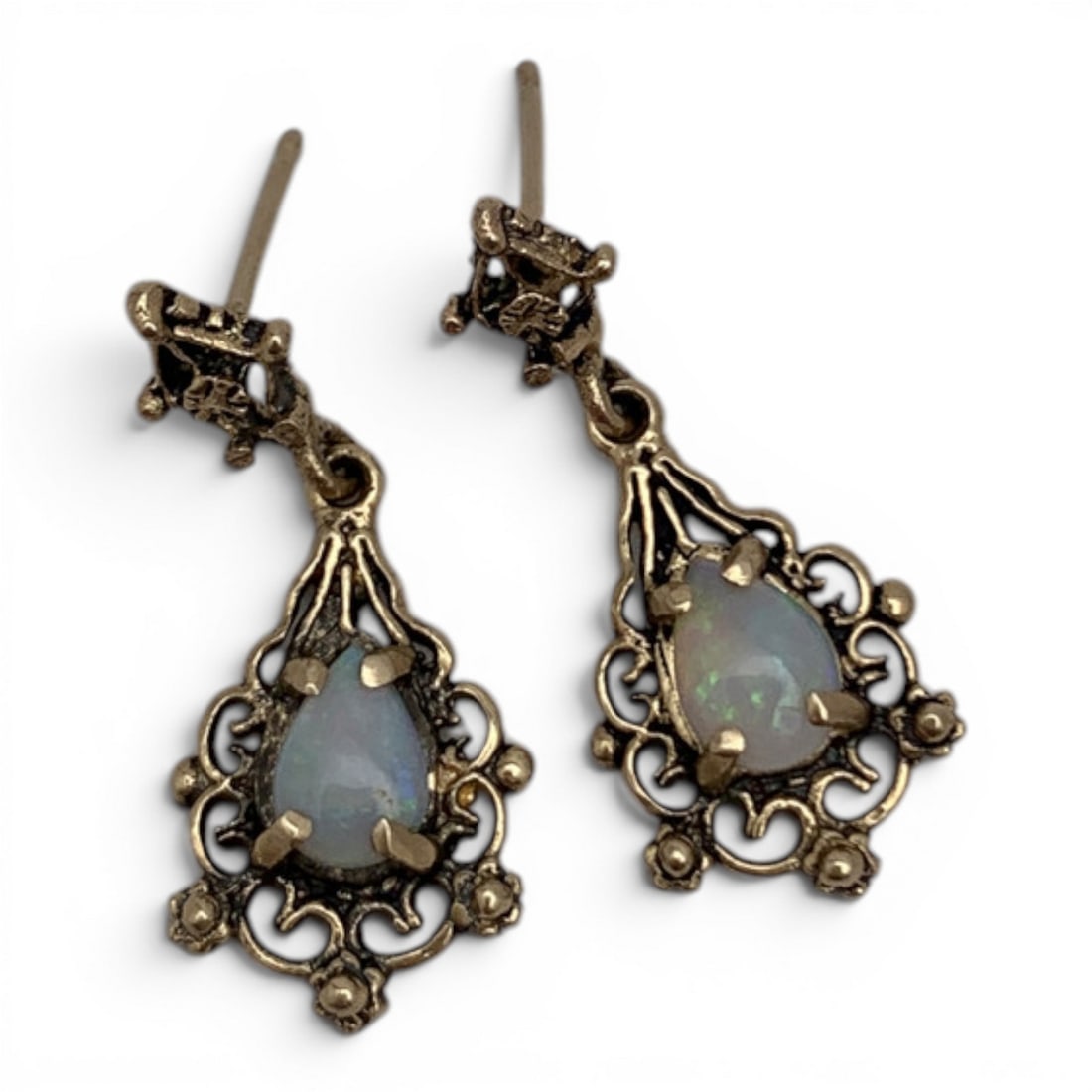 Pair Of Victorian 14k Yellow Gold & Opal Earrings: Pair Of Victorian 14k Yellow Gold Earrings Featuring A An Oval Cut White Opal GemstoneMarked: 14k - 1" Long - 2.1 DwtGemstones Tested With Presidium Gem Tester Il - Berners Does Not Guarantee
