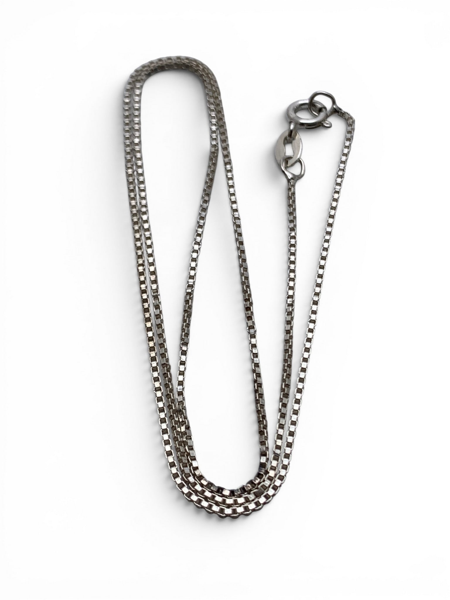 Sterling Silver Italian Box Chain Necklace: Sterling Silver Italian Necklace In A Box Chain Style Marked: 925 Italy - 17" Long - 2.4 Grams