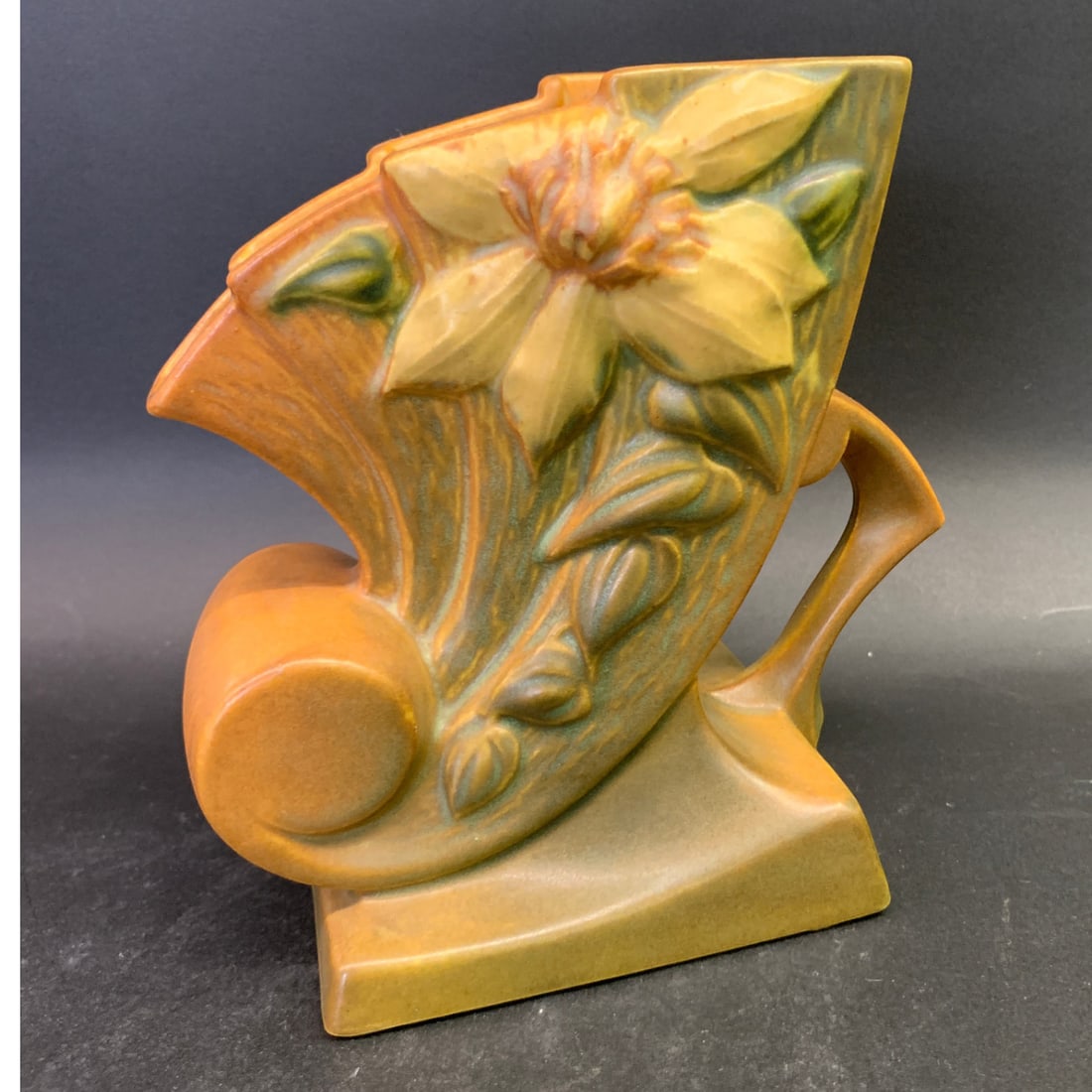 Vintage Roseville Clematis Fan Vase (1 of 10)