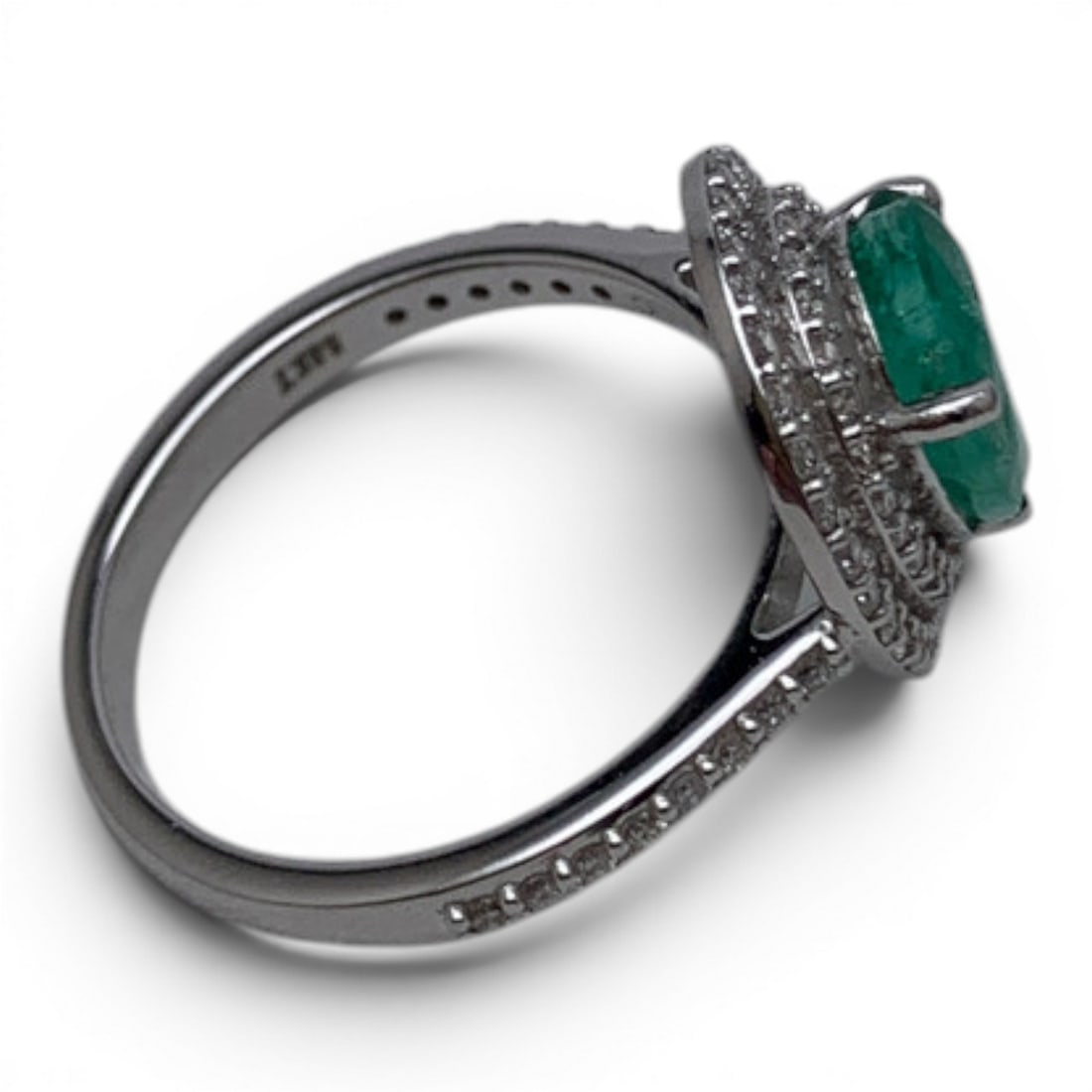 18k White Gold Diamond & Emerald Ring - 5